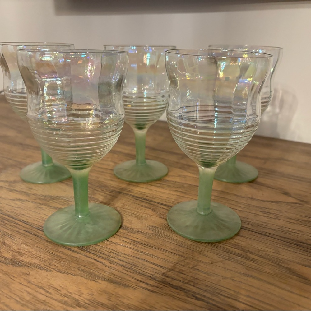Vintage Anchor Hocking CIRCLE Green
Depression Wine Glasses